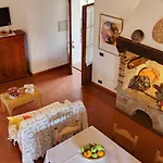 Antico Borgo S Lorenzo Cipresso By Interhome بودجيبونسي